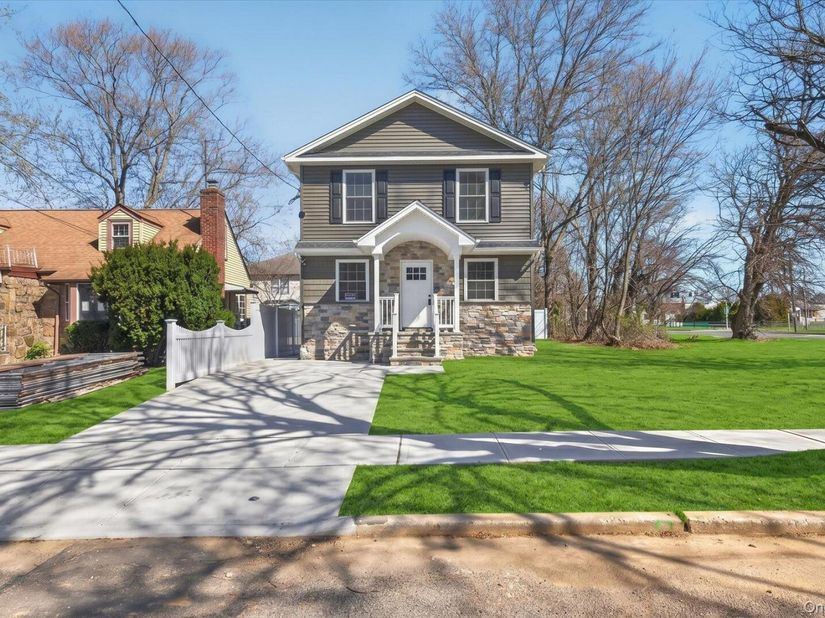 2461 third Avenue, East Meadow NY 11554