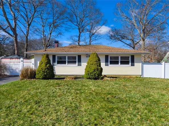 117 main Avenue, Mastic NY 11950