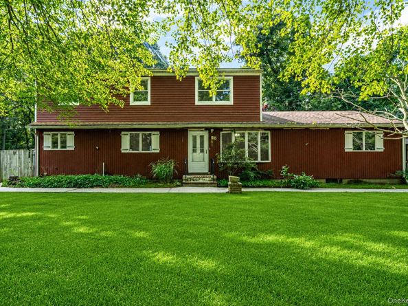 8 Swezey Lane, Middle Island NY 11953