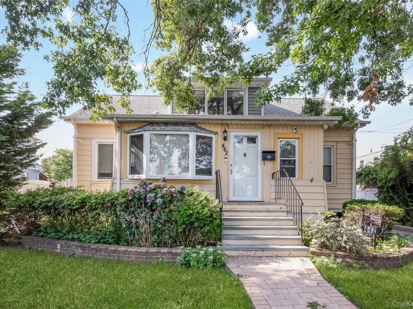 442 Cedar Street, Uniondale NY 11553