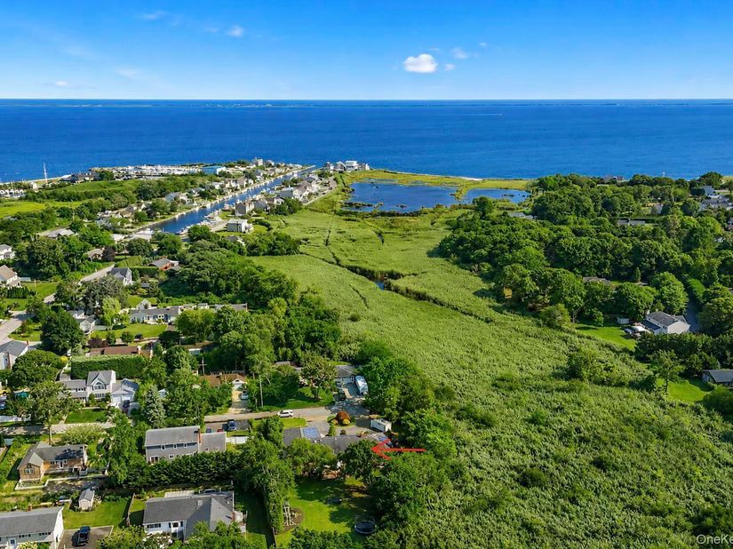 5 Reinhardt Court, Blue Point NY 11715