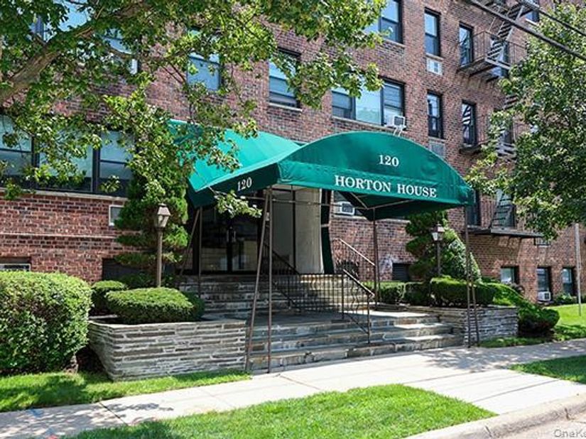 120 Horton Highway c2, Mineola NY 11501