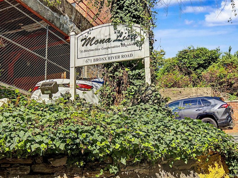 671 Bronx River Road 6k, Yonkers NY 10704