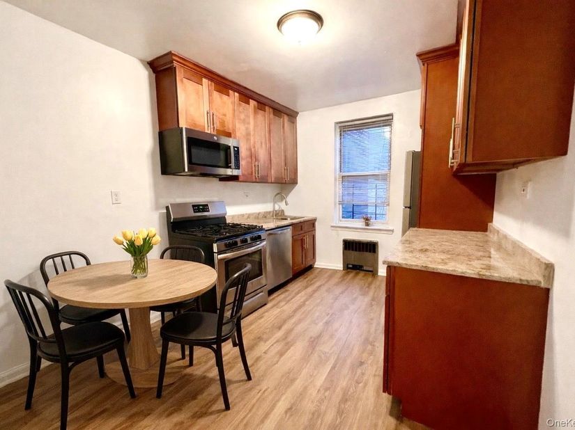 2080 Barnes Avenue 5B, Bronx NY 10462