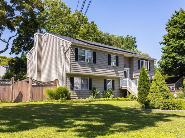 5 2nd Street, Coram NY 11727