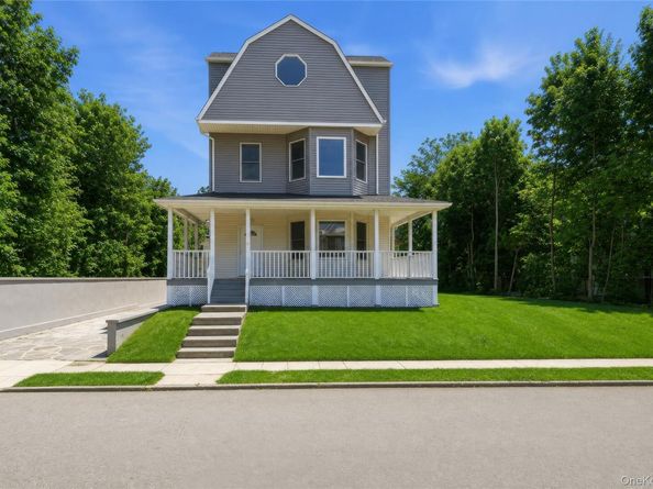 40 Amackassin Terrace, Yonkers NY 10703