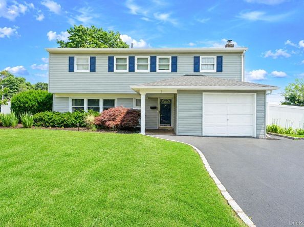 1 Blue Spruce Lane, Commack NY 11725