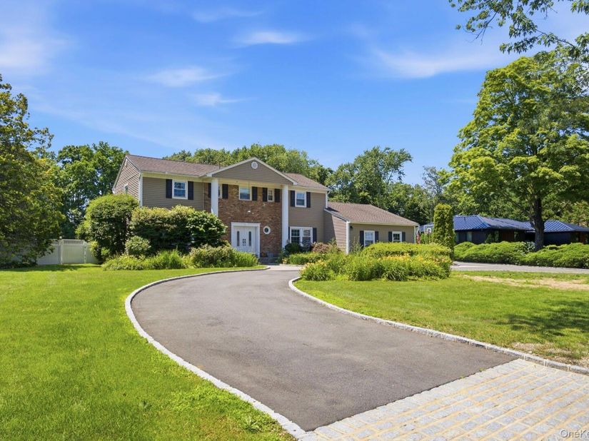 25 Artisan Avenue, Huntington NY 11743