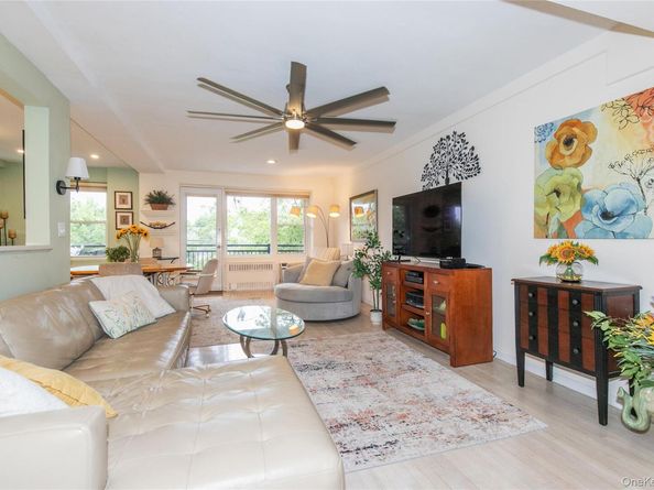 30 Stoner Avenue 2O, Great Neck NY 11021