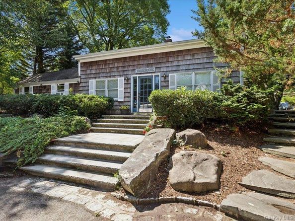 386 Bread And Cheese Hollow Road, Northport NY 11768