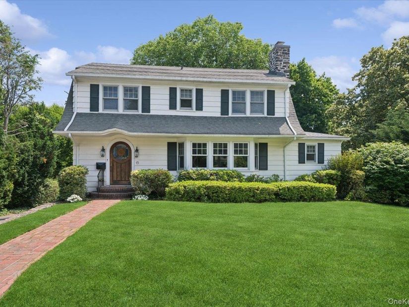 15 Lyons Place, Larchmont NY 10538