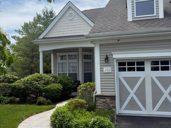 203 Bach Court, Eastport NY 11941