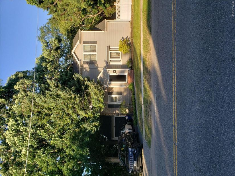 715 County Line Road, Amityville NY 11701