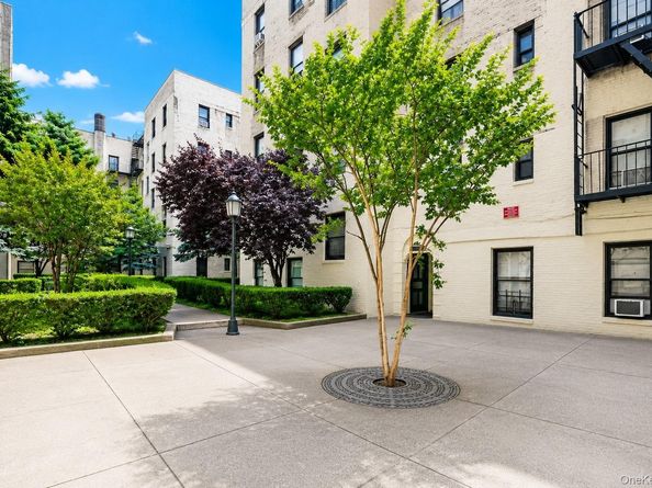 21-15 33st 4, Astoria NY 11105