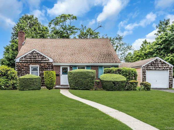 2 Cliff Road, Merrick NY 11566