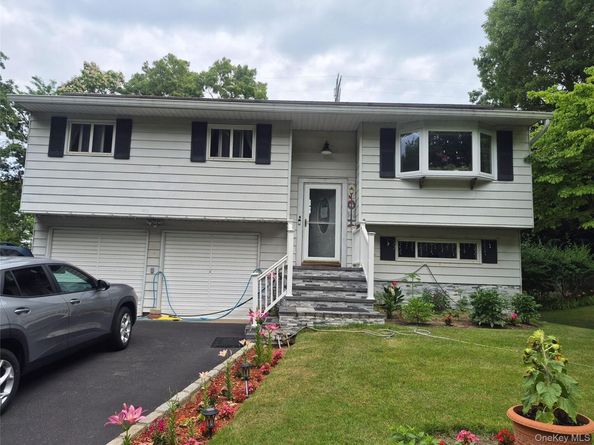 4401 Express Drive N, Ronkonkoma NY 11779