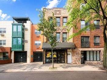 10 Bay Ridge Avenue