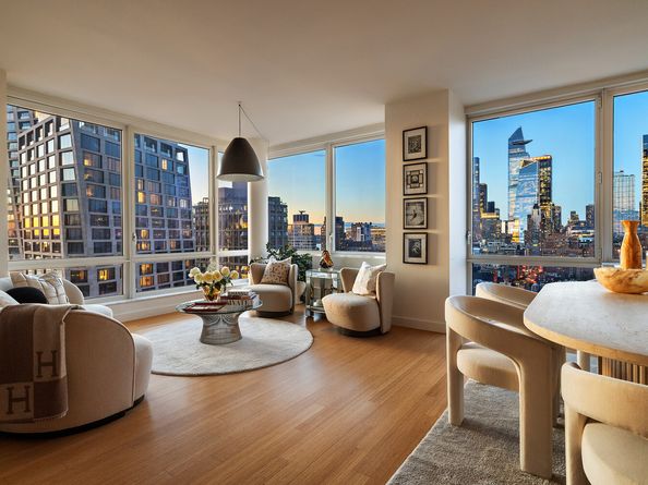 450 West 17th Street 2208, New York NY 10011