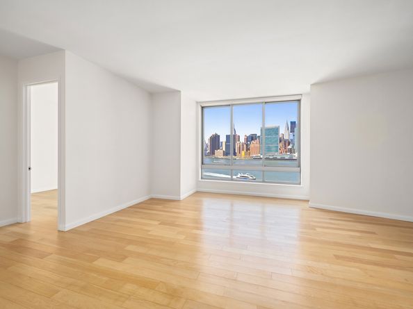 46-30 Center Boulevard 908, Queens NY 11109