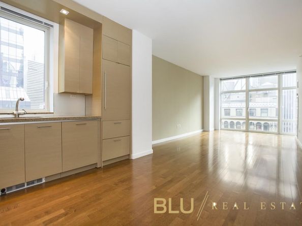 1600 Broadway 20A, New York NY 10019