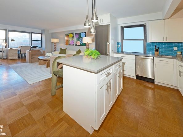 245 East 24th Street 9C, New York NY 10010
