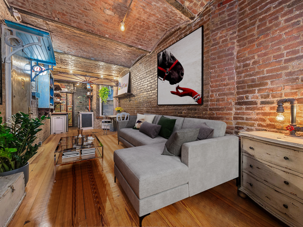 121 East 10th Street D, New York NY 10003