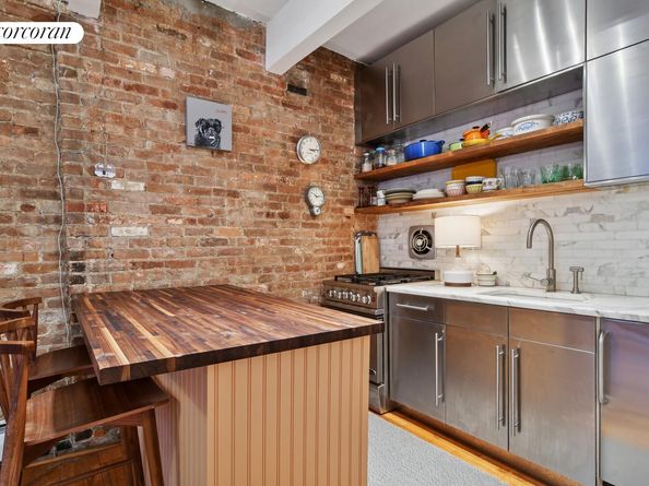 216 East 7th Street 6, New York NY 10009