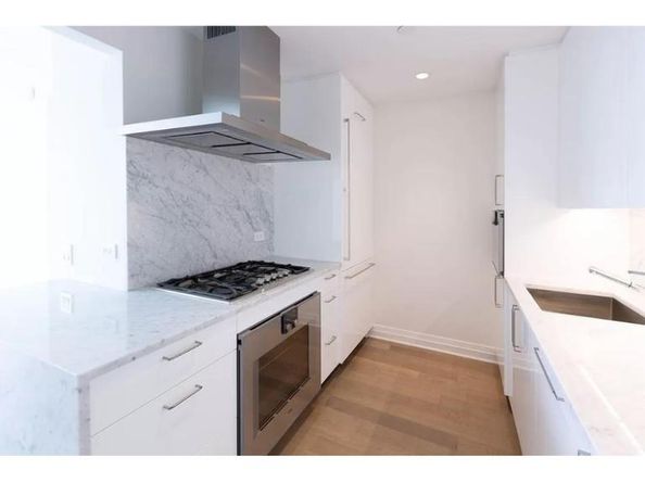 460 West 42nd Street 51H, New York NY 10036