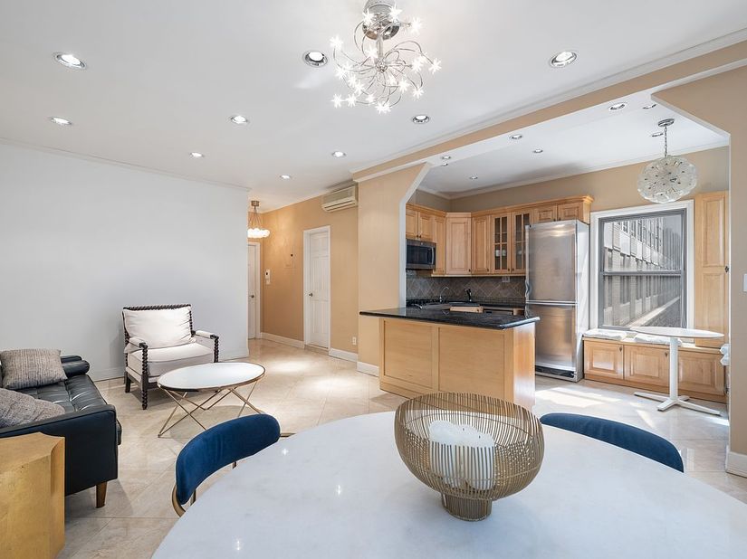 125 West 56th Street 4A, New York NY 10019