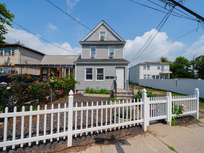 158-13 Linden Boulevard, Queens NY 11434