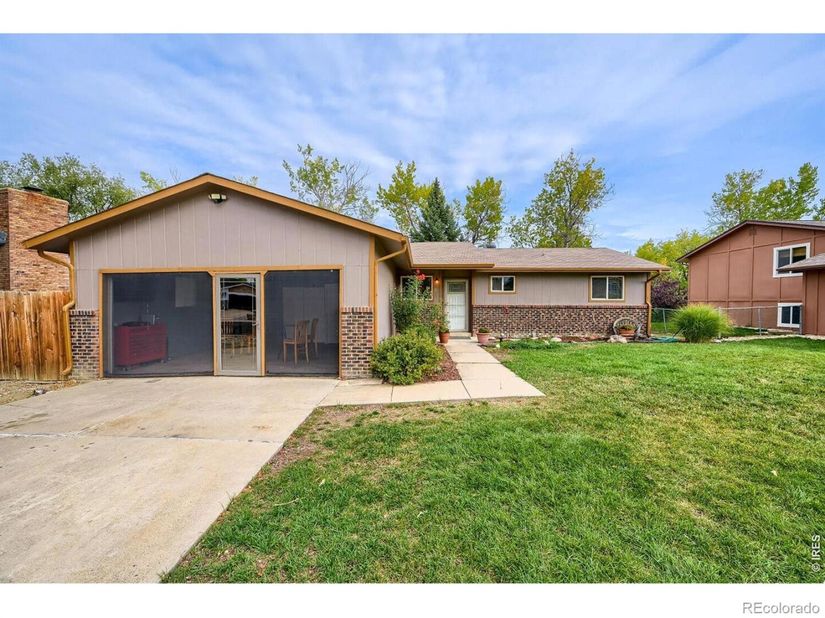 2542 Cambridge Drive, Longmont CO 80503