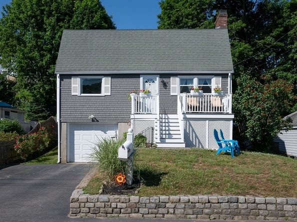 29 Wituwamat Rd, Weymouth MA 02191