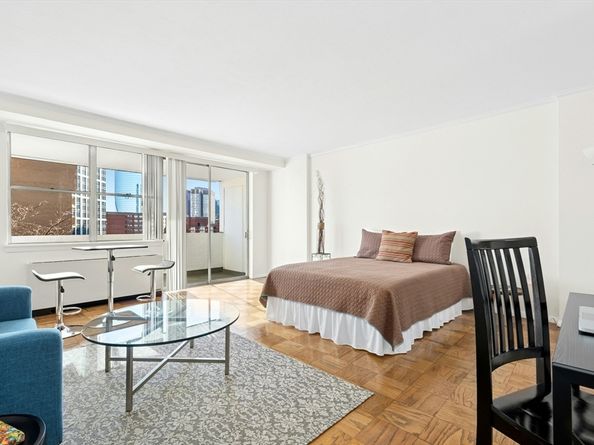 6 Whittier Pl 8F, Boston MA 02114