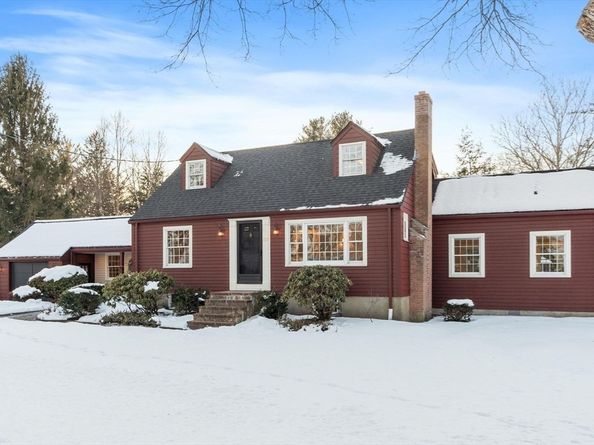 82 Ash St, Concord MA 01742