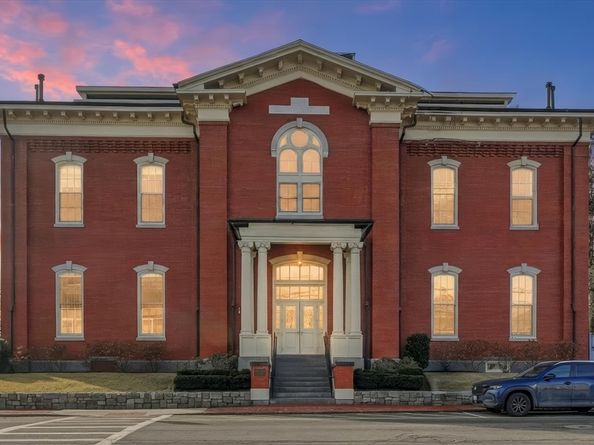 151 High 3B, Newburyport MA 01950