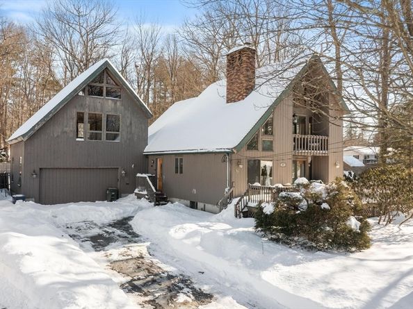 87 Norwood Ave, Leominster MA 01453