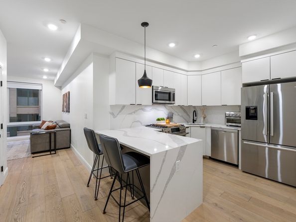 101 Condor St 301, Boston MA 02128
