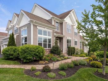 8 Glen Ellen Blvd