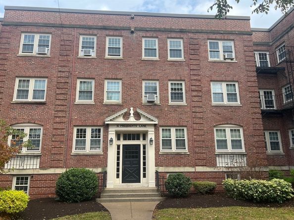 10 Presidents Ln 10, Quincy MA 02169