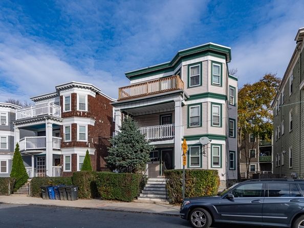 18 Santuit St, Boston MA 02124