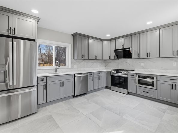 1297 Pleasant St, Weymouth MA 02189