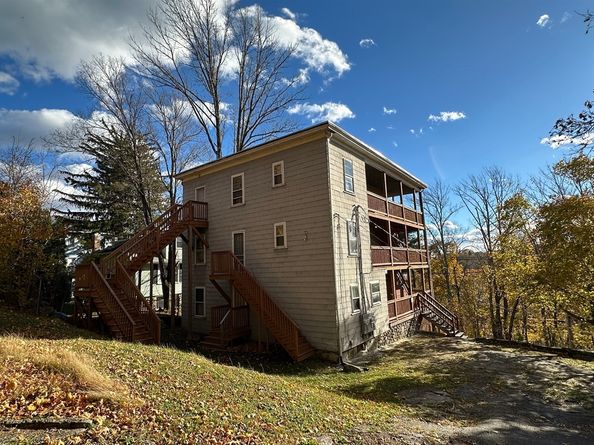 127 Cliff St, Southbridge MA 01550