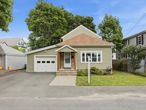 2 Cashman Rd, Peabody MA 01960