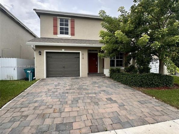 619 NE 4th St, Florida City FL 33034