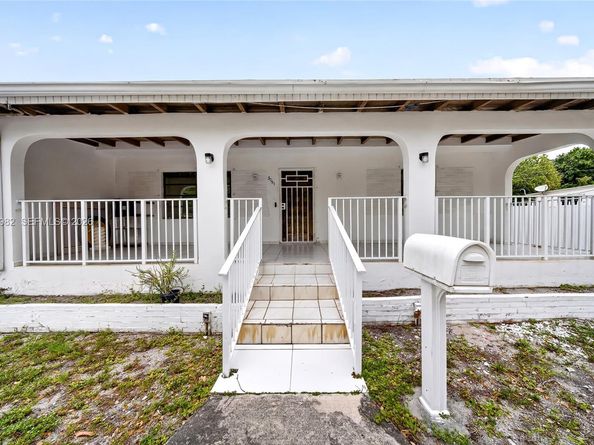 3061 NW 14th St, Miami FL 33125