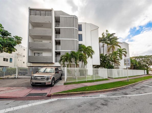 2000 Biarritz Dr 201, Miami Beach FL 33141