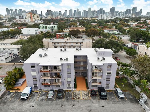 1661 SW 3rd St 25, Miami FL 33135