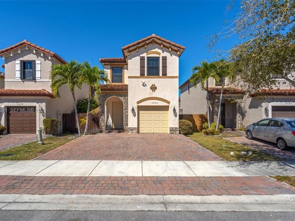 3747 NE 1st St, Homestead FL 33033