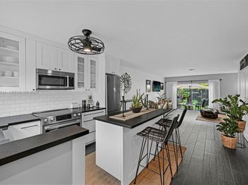 450 SE 7th St
