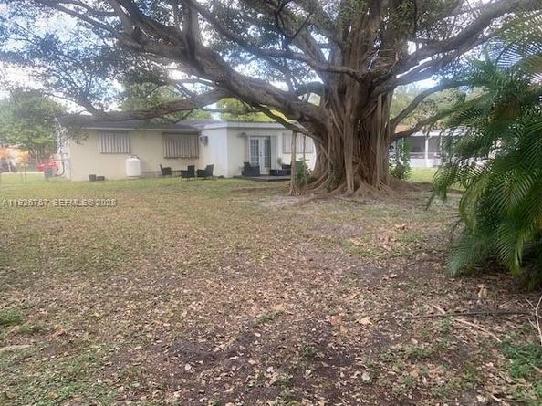 1420 North Dr, Miami FL 33179